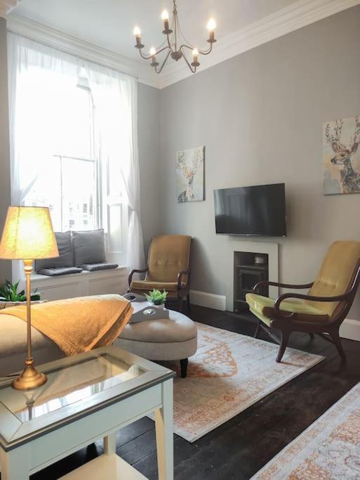 Beautiful Georgian New Town 2 Bed * Edinburgh