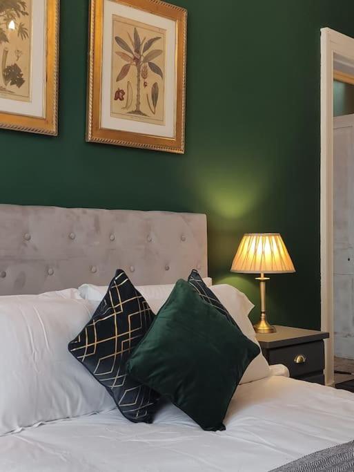 Beautiful Georgian New Town 2 Bed Apartment Edinburgh